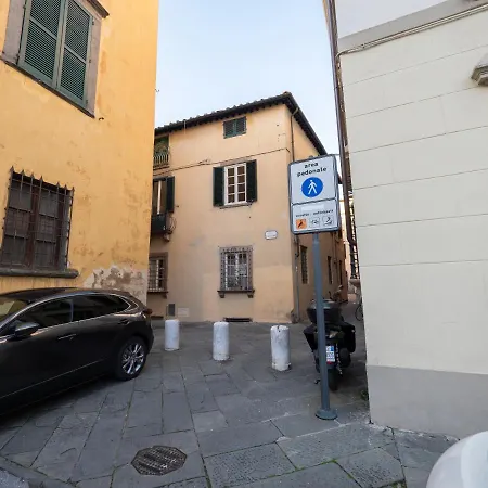Apartment Luxury - Elegante Nel Cuore Di Lucca