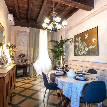 Apartment Luxury - Elegante Nel Cuore Di Lucca